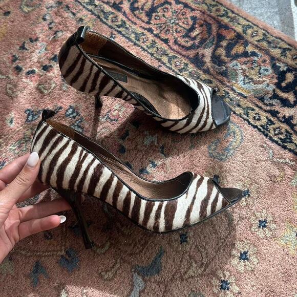 Ana Paula Women's 6.5 Heels Brown Cream Zebra Print Heels Vintage - Picture 1 of 4